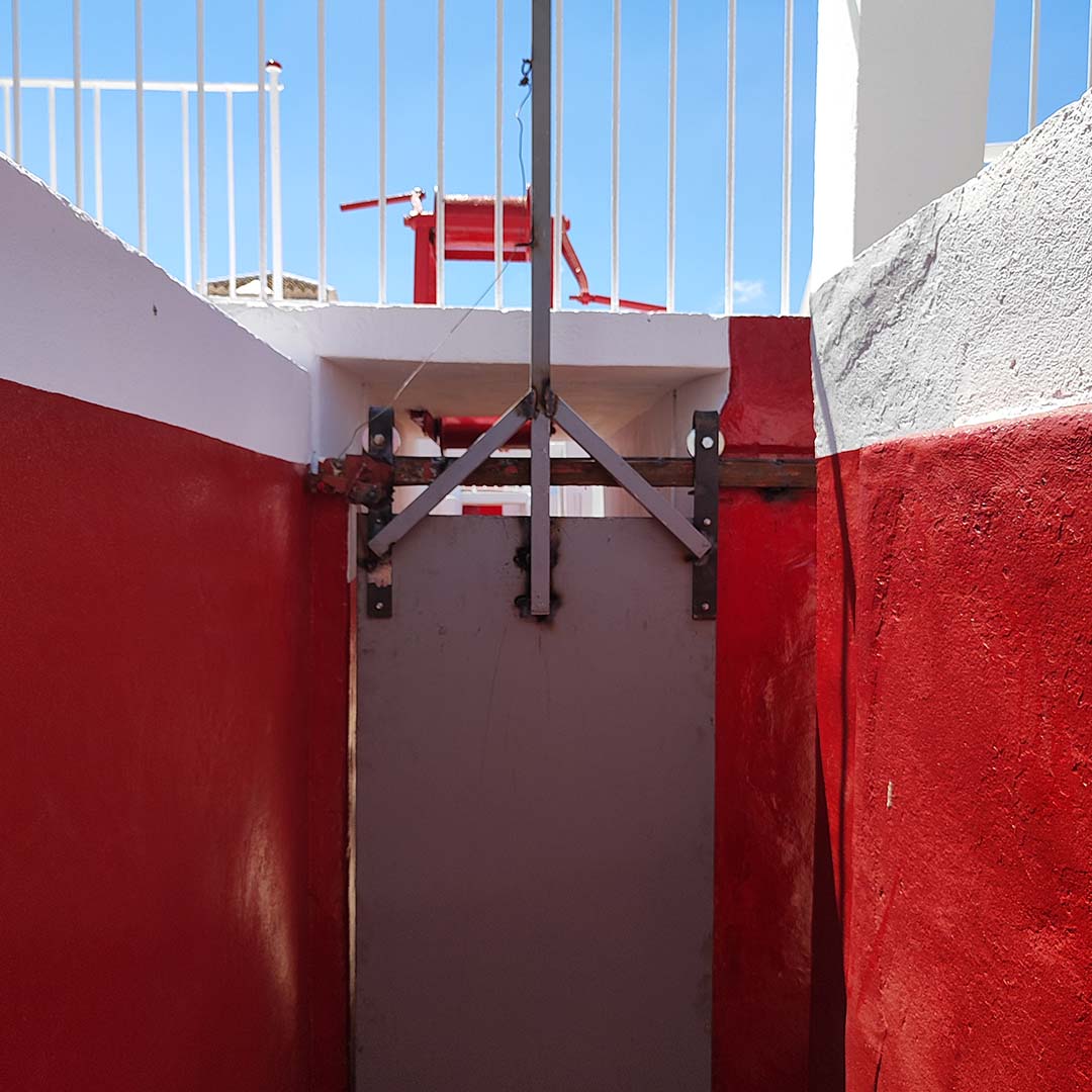 Fabricación e instalación de puertas metálicas